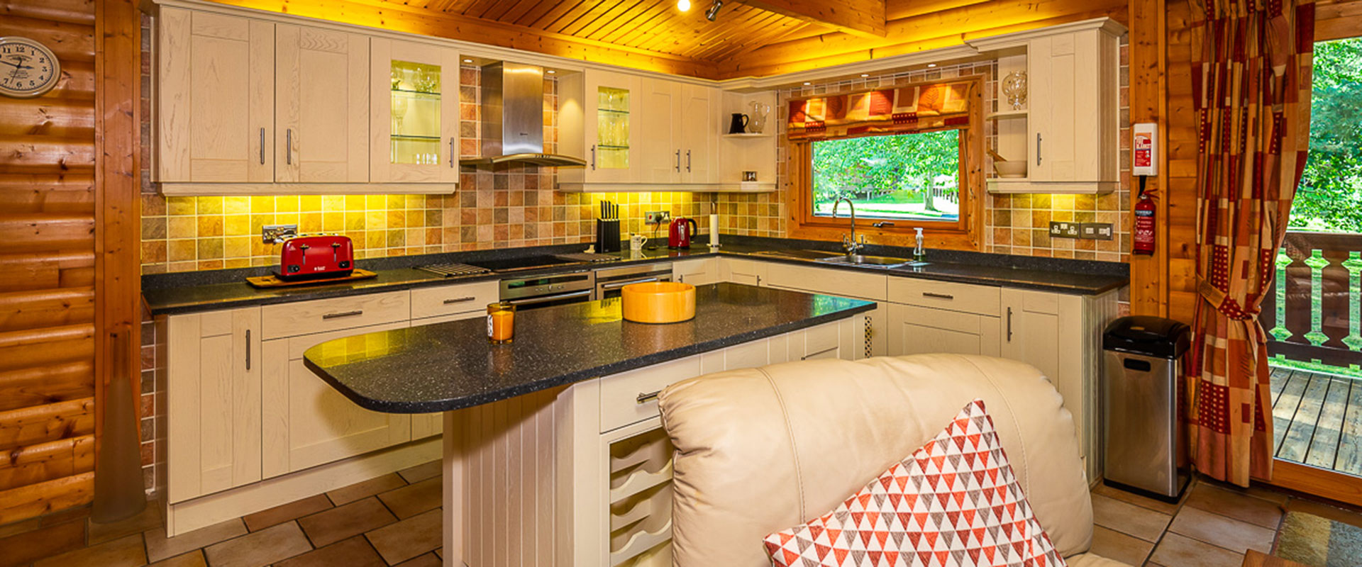 Luxury Log Cabin with stunning kitchen in Lincolnshire Wolds
